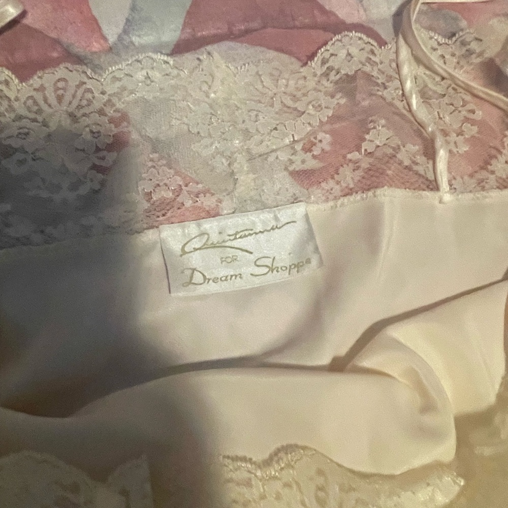 NWT Elegant Cream Lace Trimmed Women's Sleepwear made in Canada 🇨🇦